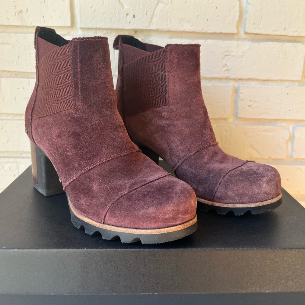Women's Suede Ankle Boots - Burgundy